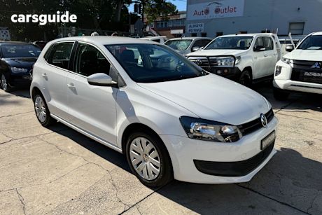 White 2013 Volkswagen Polo Hatchback Trendline