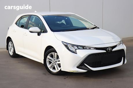 White 2022 Toyota Corolla Hatch ASCENT SPORT F