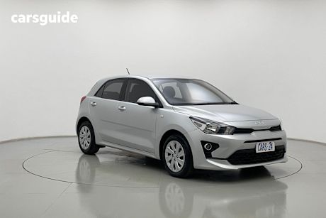 2022 Kia RIO Hatchback S