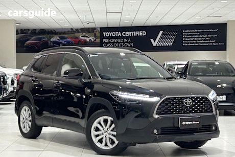 Black 2024 Toyota Corolla Cross SUV GXL 4X4