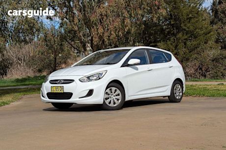 White 2017 Hyundai Accent Hatchback Active