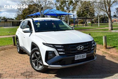 White 2025 Hyundai Tucson Wagon (Fwd)