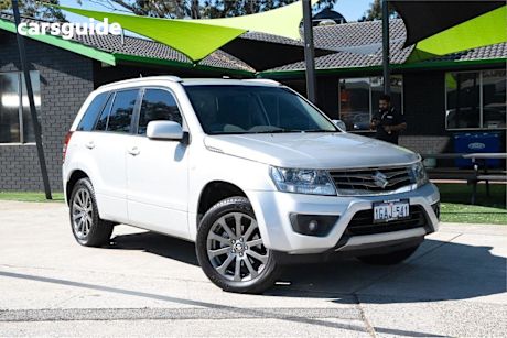 Silver 2015 Suzuki Grand Vitara SUV SPORT 4X4