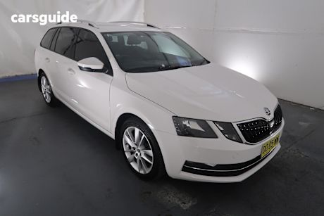 White 2019 Skoda Octavia SUV 110TSI F