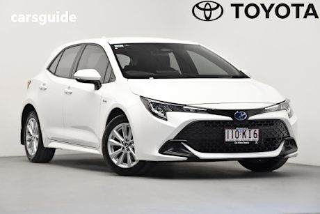 White 2024 Toyota Corolla Hatch ASCENT SPORT HYBRID F