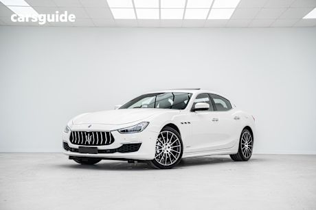White 2019 Maserati Ghibli Sedan GRANLUSSO R