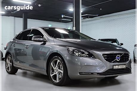 Grey 2016 Volvo V40 Hatchback T3 Momentum