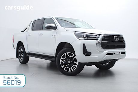 White 2022 Toyota Hilux Double Cab Pick Up Sr5 (4X4)