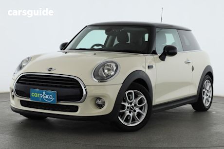 White 2018 Mini Cooper Hatchback 3D Hatch