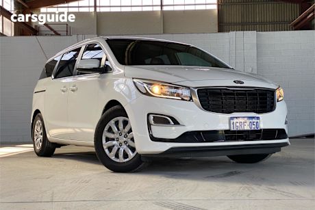 White 2018 Kia Carnival Wagon S