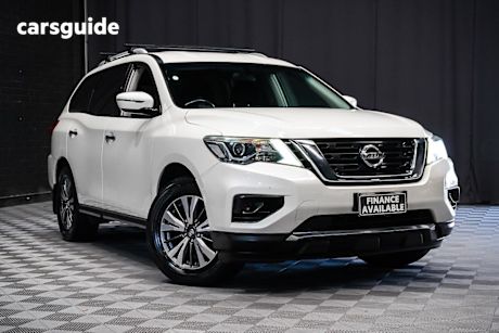 White 2018 Nissan Pathfinder Wagon St (4X2)