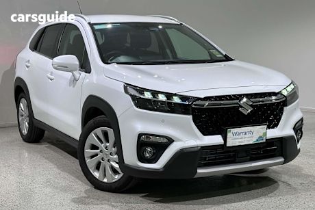 White 2023 Suzuki S-Cross Hatch PLUS F