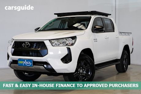 White 2024 Toyota Hilux Double Cab Chassis Sr5 48V (4X4)