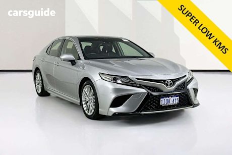 Silver 2017 Toyota Camry Sedan Sl