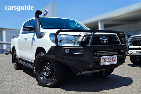 White 2023 Toyota Hilux Ute Tray SR 4X4
