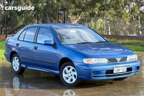 Blue 1999 Nissan Pulsar Sedan LX F