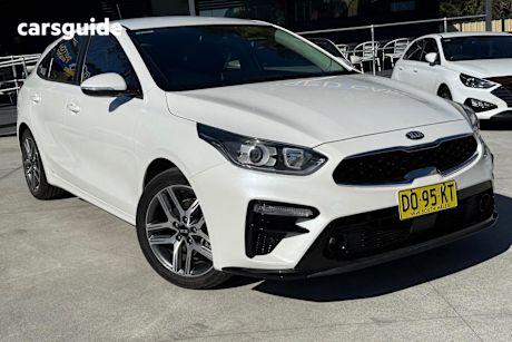 White 2018 Kia Cerato Hatch SPORT+ F