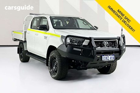 White 2024 Toyota Hilux Double Cab Chassis Sr (4X4)