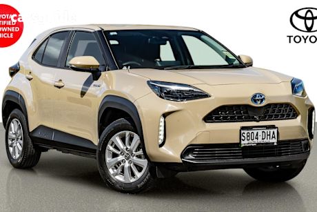 Beige 2023 Toyota Yaris Cross SUV GXL F