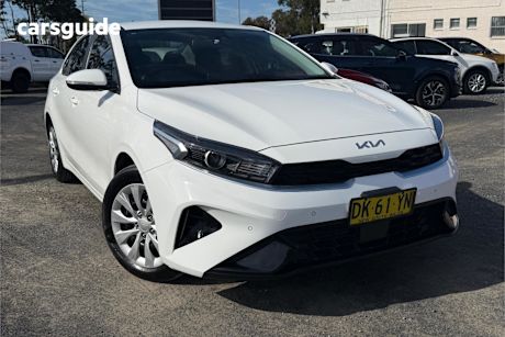 White 2024 Kia Cerato Hatchback S