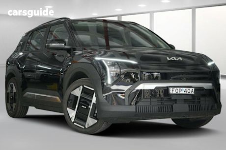 Grey 2024 Kia K4 Sedan S