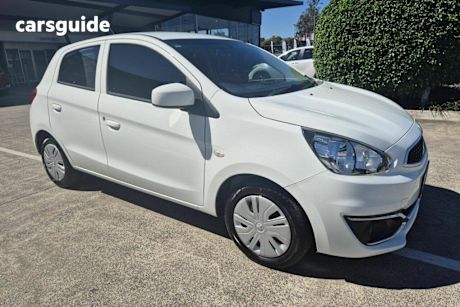 White 2016 Mitsubishi Mirage Hatchback Es