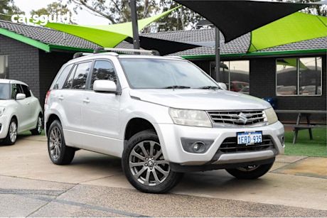 Silver 2015 Suzuki Grand Vitara SUV SPORT 4X4