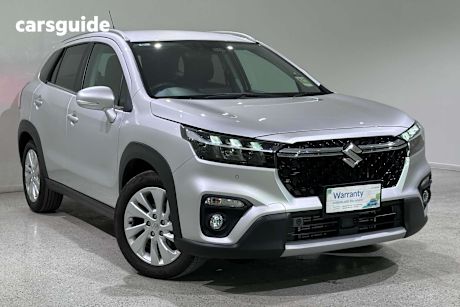 Silver 2023 Suzuki S-Cross Hatch PLUS F