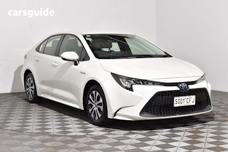 White 2020 Toyota Corolla Sedan ASCENT SPORT HYBRID F