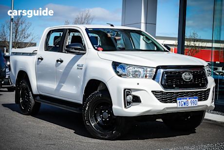 White 2019 Toyota Hilux Double Cab Pick Up Sr (4X4)
