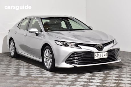 Silver 2019 Toyota Camry Sedan ASCENT F