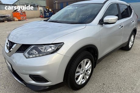 Silver 2016 Nissan X-Trail SUV ST 4X4