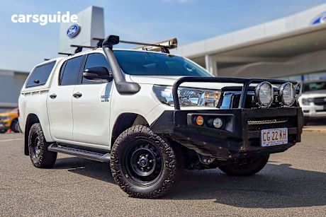 White 2019 Toyota Hilux Ute Tray SR 4X4