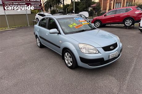 Silver 2006 Kia RIO Sedan Ex