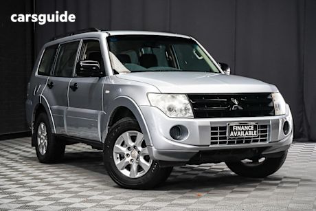 Silver 2012 Mitsubishi Pajero Wagon Glx Lwb (4X4)