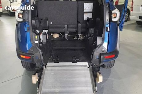 Blue 2016 Toyota Sienta Hatch WELCAB