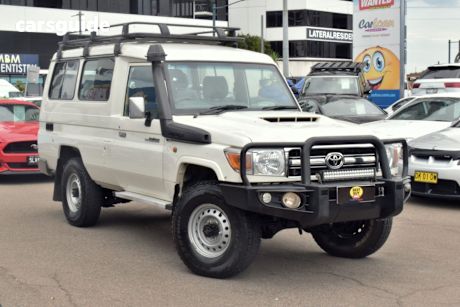 White 2018 Toyota Landcruiser SUV GXL TROOPCARRIER 4X4