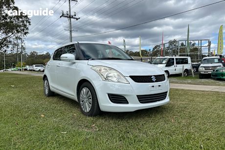 White 2015 Suzuki Swift Hatchback Gl