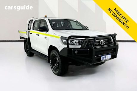 White 2022 Toyota Hilux Double Cab Chassis Sr (4X4)