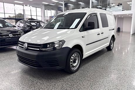 White 2020 Volkswagen Caddy SUV TSI220 COMFORTLINE F