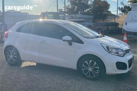 White 2012 Kia RIO Hatchback S