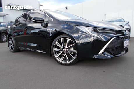 Black 2018 Toyota Corolla Hatchback Zr (Hybrid)