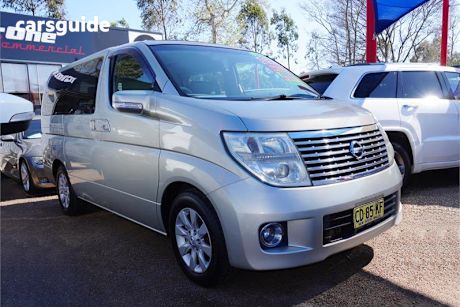 Gold 2005 Nissan Elgrand Wagon