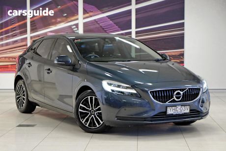 Blue 2017 Volvo V40 Hatch T3 MOMENTUM F