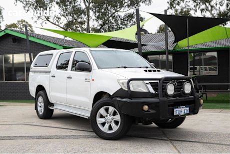 White 2015 Toyota Hilux Dual Cab Pick-up Sr (4X4)