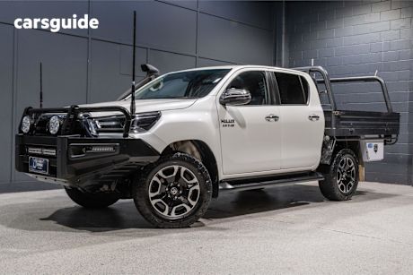 White 2022 Toyota Hilux Ute Tray SR5 4X4