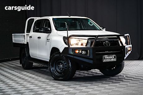 White 2020 Toyota Hilux Double Cab Chassis Sr (4X4)