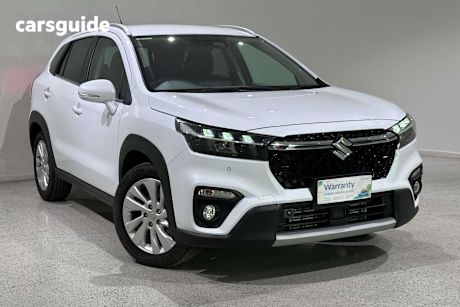 White 2023 Suzuki S-Cross Hatch PLUS F