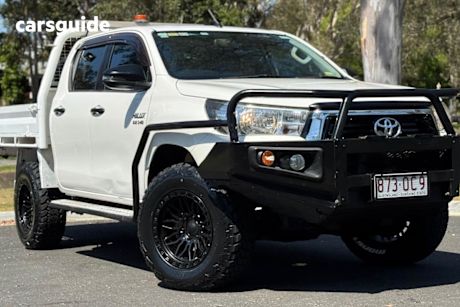 White 2019 Toyota Hilux Double Cab Pick Up Sr (4X4)