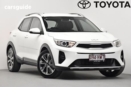White 2022 Kia Stonic Wagon Sport